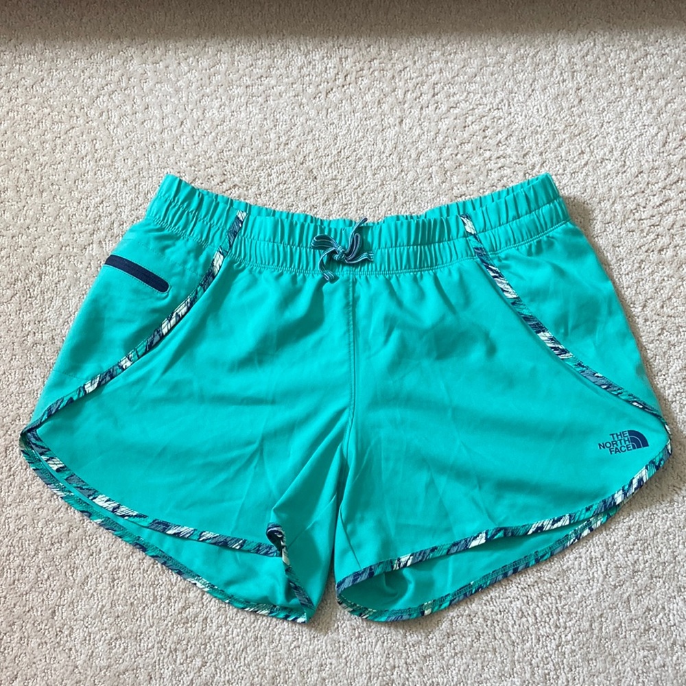 Brand new North Face shorts, size L